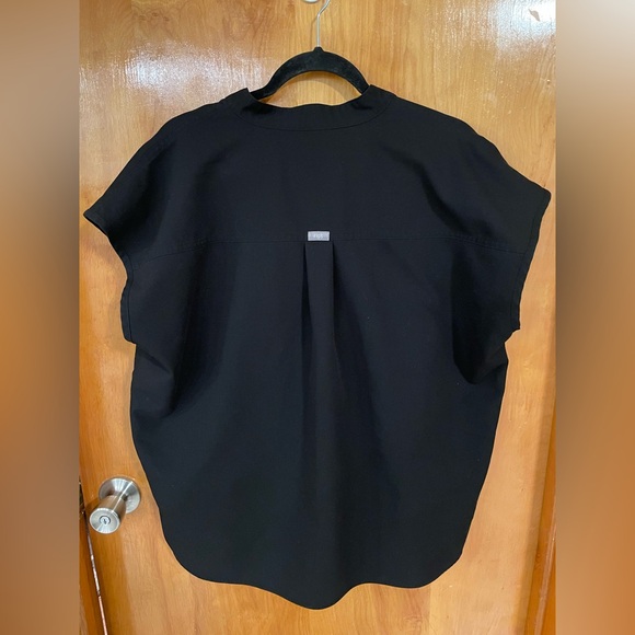 Figs Rafaela Oversized Scrub Top in Black - Picture 5 of 8